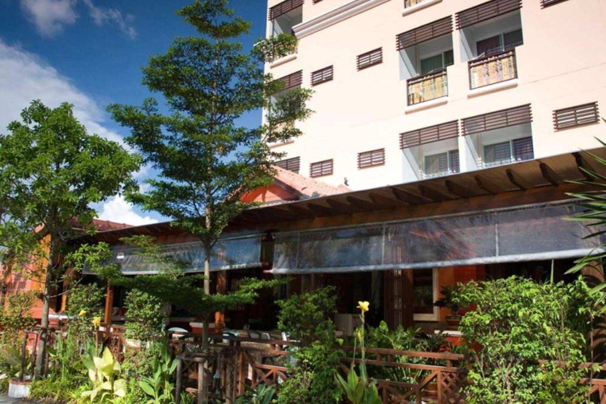Oyo 280 Thai Garden Resort Bangkok Exteriör bild
